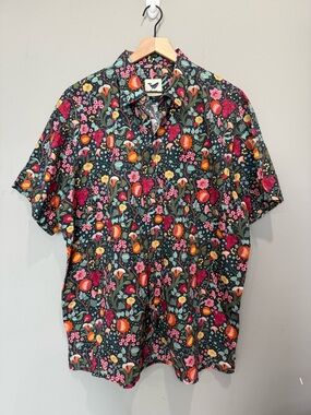 Yiume mens floral button down size XXL Hawaiian